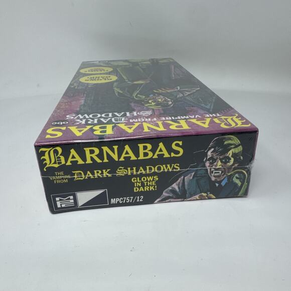 MPC BARNABAS the Vampire from DARK SHADOWS GLOW IN THE DARK MODEL KIT #757 New - Picture 6 of 6